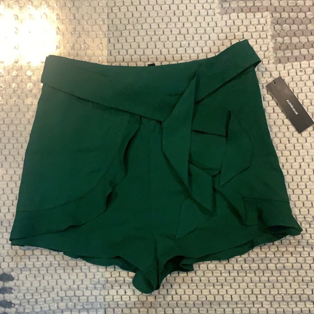 Lulus Ruffle Short - Picture 5 of 5